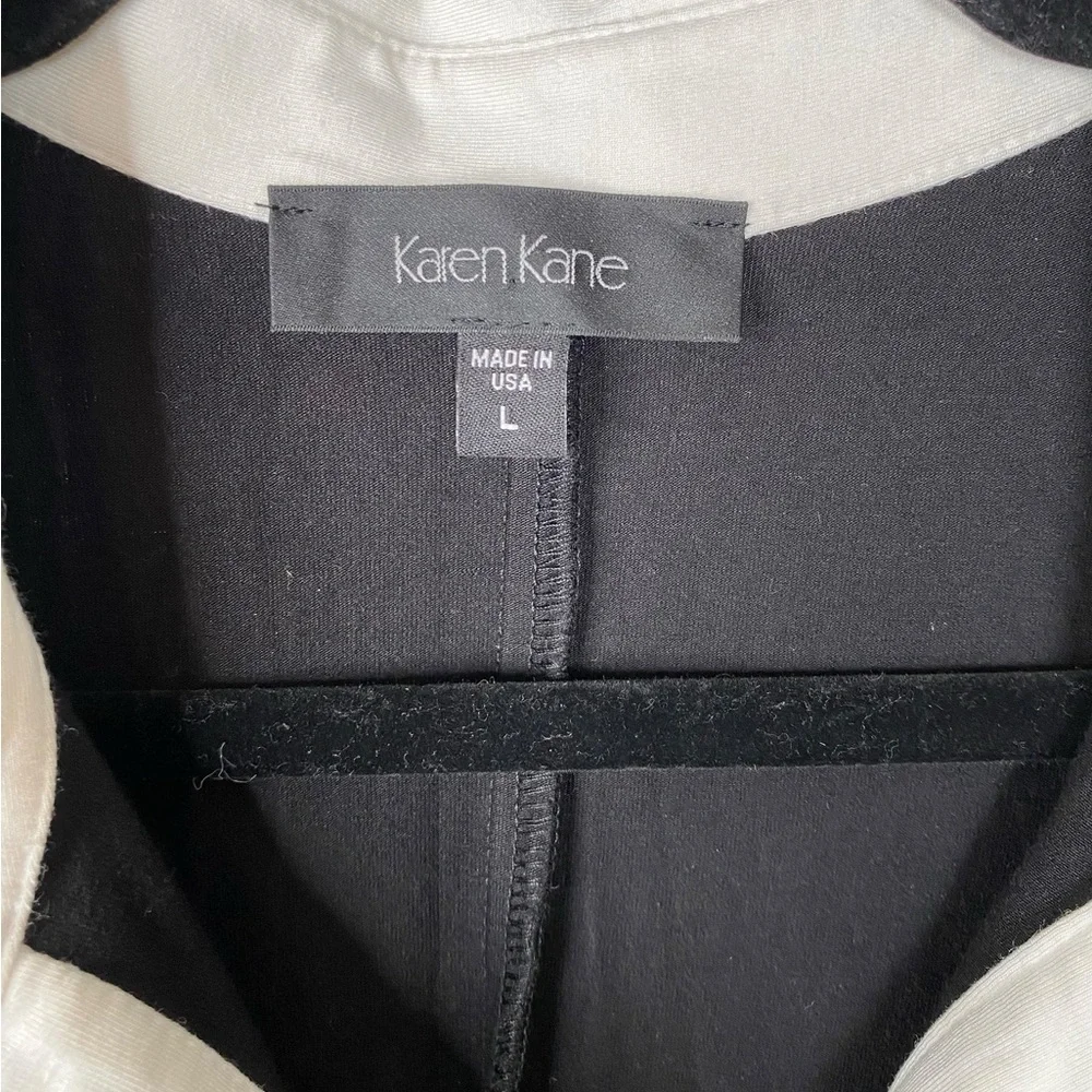 Karen Kane Monochrome Sleeveless Dress - Picture 5 of 7